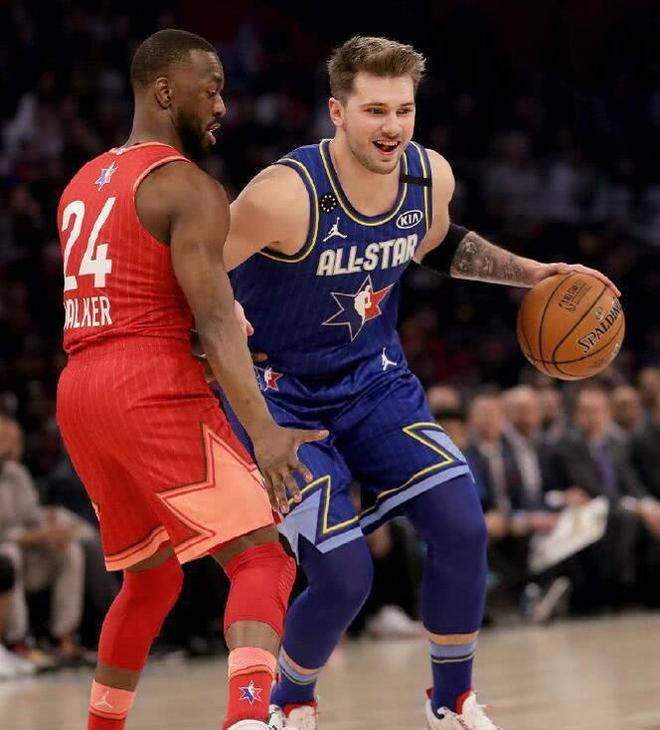 AYX-关于塔图姆赛事官方发布比分优势明显新规，澳大利亚队争议不断！的信息