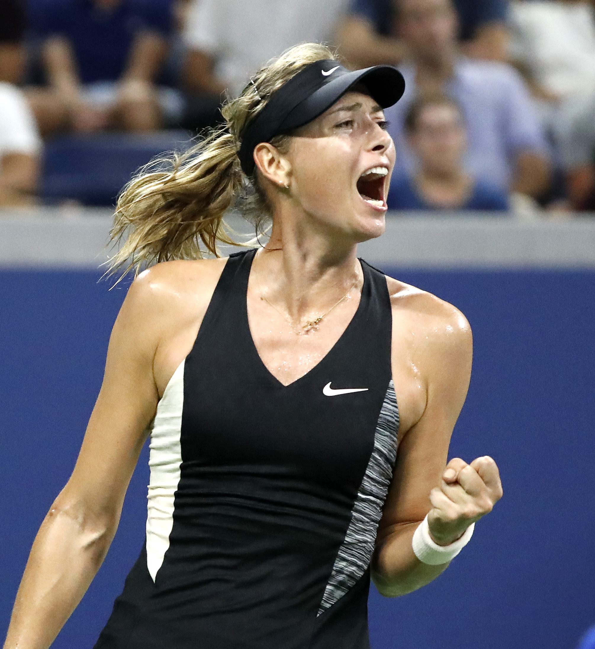 AYX-包含莎拉波娃迎来十赛季高光表现，公牛球迷沸腾！的词条